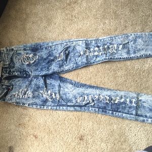 Distressed acid wash skinny jeans