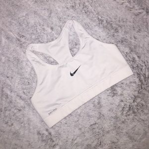 Nike dri-fit sports bra. White. M