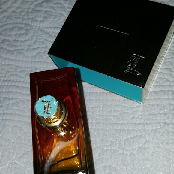 SOLD/Purfume nwot, please remember Posh takes 20% - Picture 3 of 4