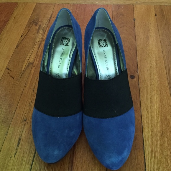 Anne Klein Pumps - Picture 2 of 4