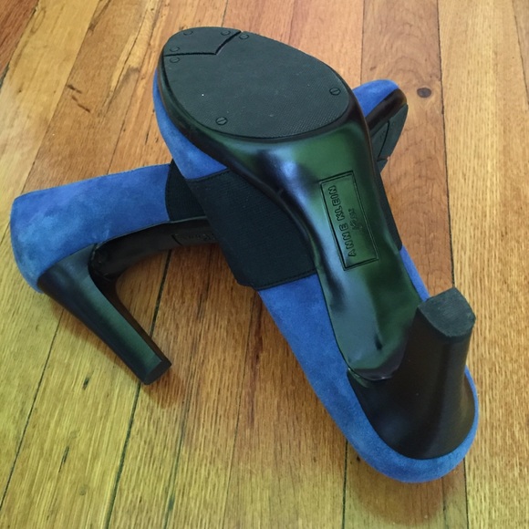 Anne Klein Pumps - Picture 4 of 4