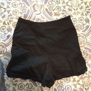 Brandy Melville high waisted shorts