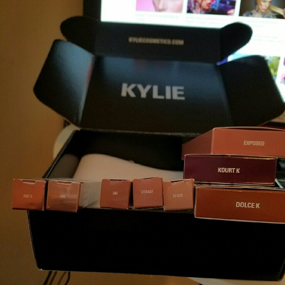 Hello kitty Lip Gloss Collection 3 Boxes (Total 16 pieces  Selling this set 3 kits 3 glosses and 2 metals
