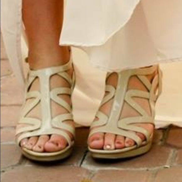 Only worn for a couples hours!