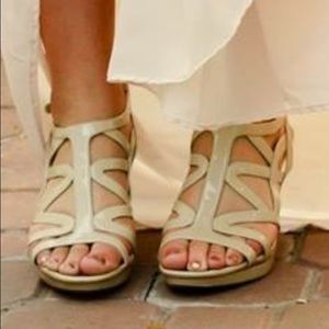 Only worn for a couples hours!