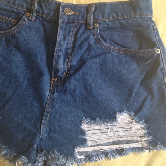 Casual  high waisted shorts - Picture 2 of 3