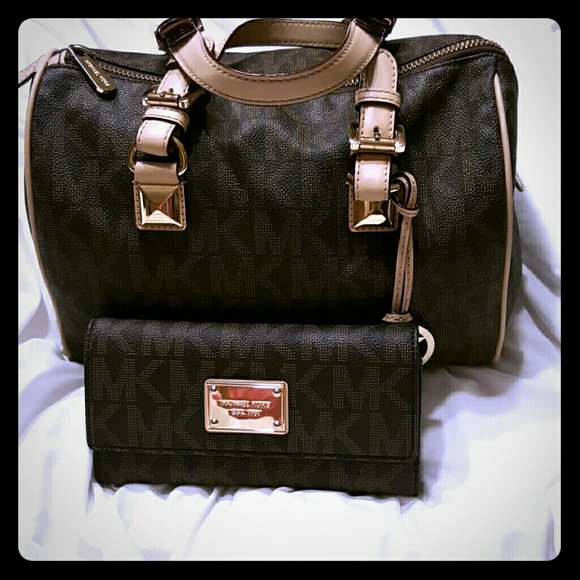 Brown grayson &wallet , checkbook...coin purse& ID