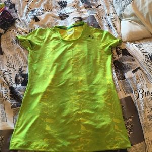Under armour fitted green running shirt