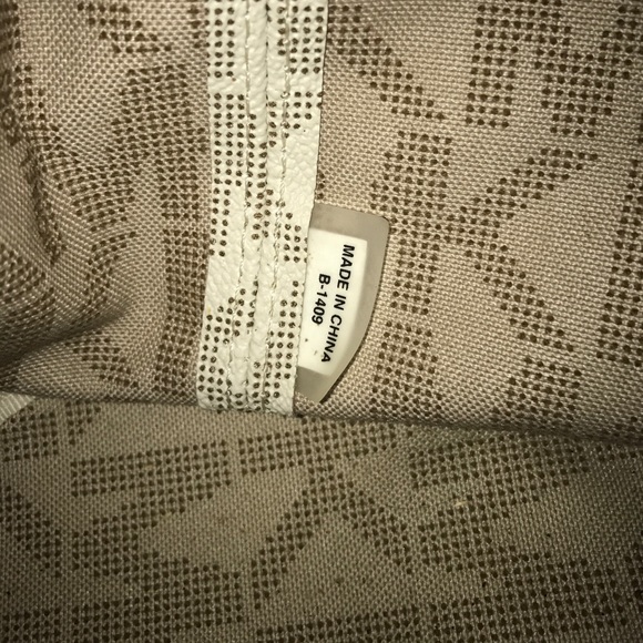 ❤️ONE HOUR SALE❤️ - Picture 4 of 4