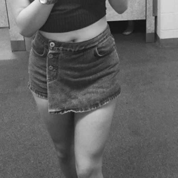 Jean skorts