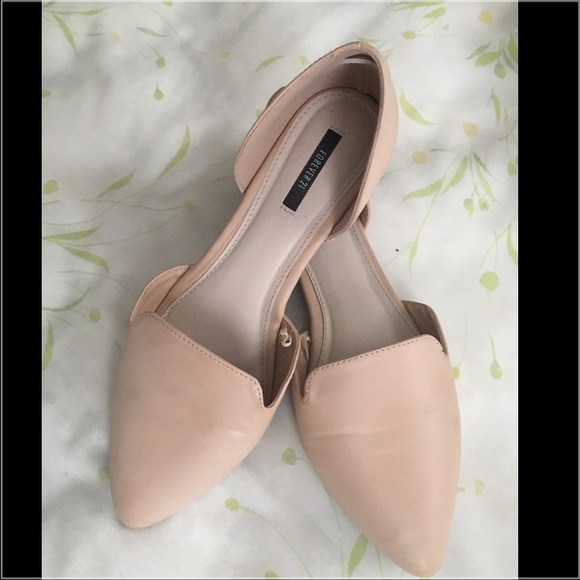 NWOT Nude Flats
