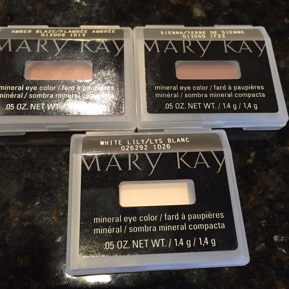 Lot of Mary Kay Eye Shadows. Lid, Crease, Brow