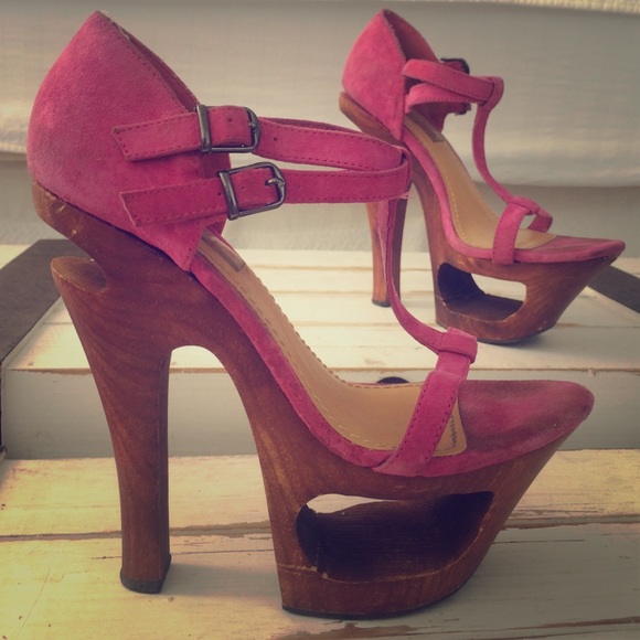 Fierce Wood Wedges in Pink