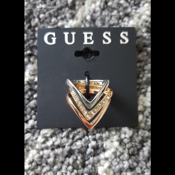 Guess Jewelry - 🎉HP🎉 🔥2 FOR $30 Guess multicolor chevron rings