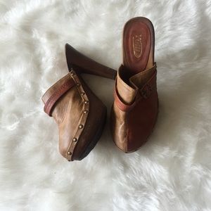 Brown and tan heels