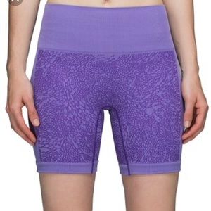 Lululemon purple printed sculpt shorts