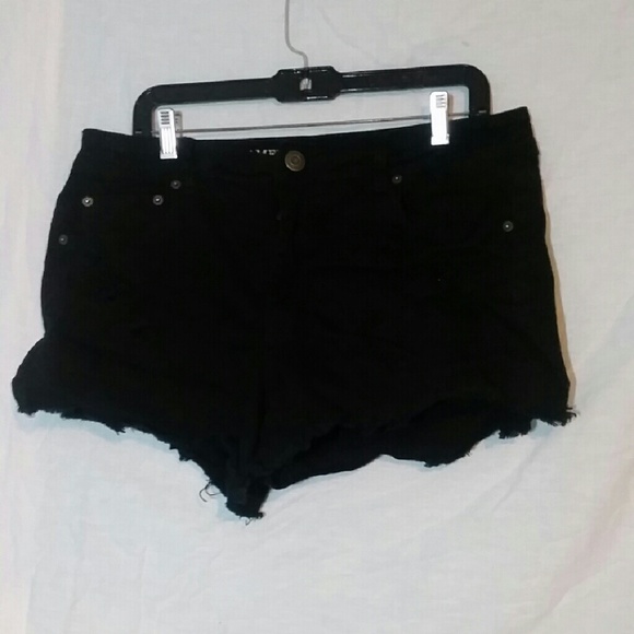 Black distressed shorts