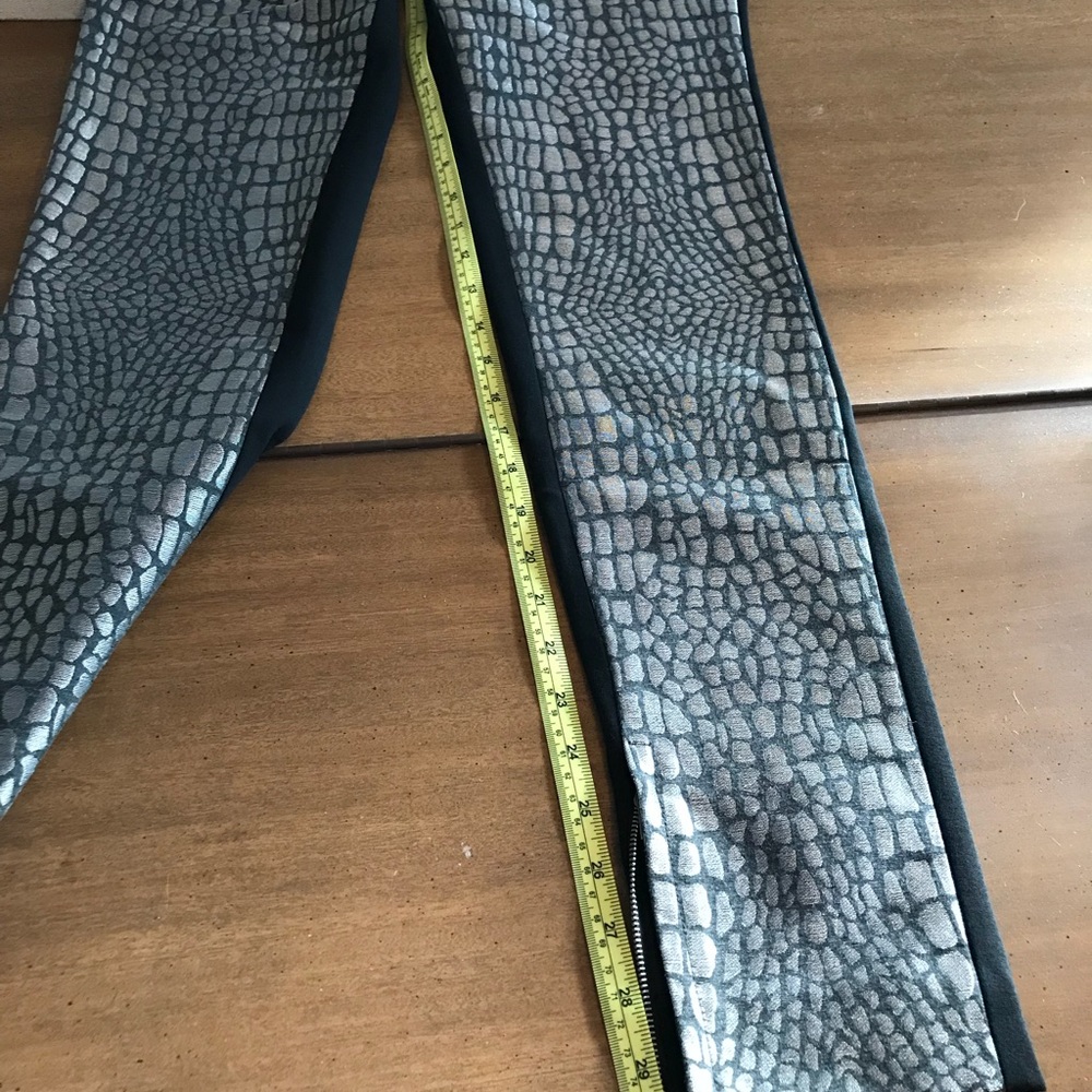 DVF crocodile print pant - Picture 6 of 7