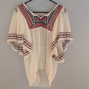 Embroidered short sleeve top