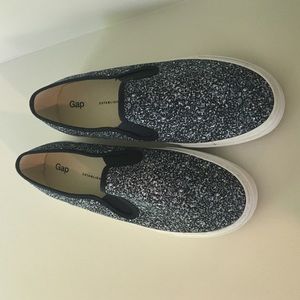 Gap blue/white slip-on sneakers