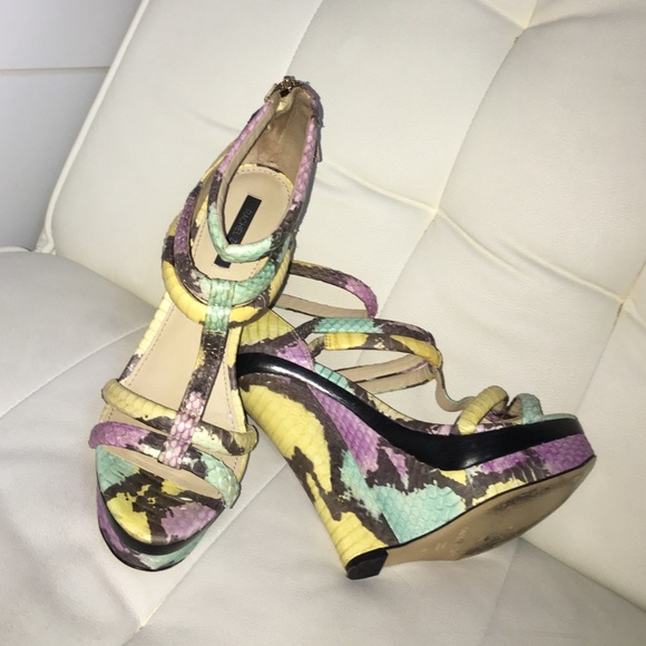 Rachel Zoe Sandals Snake Print Black Leather T-Straps Almond  Rachel Zoe Snake Skin Wedges