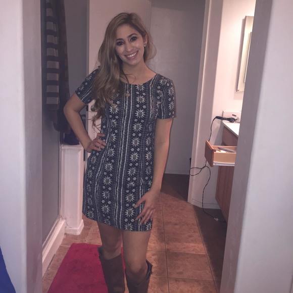 Meet your Posher, Alexus - Picture 1 of 1