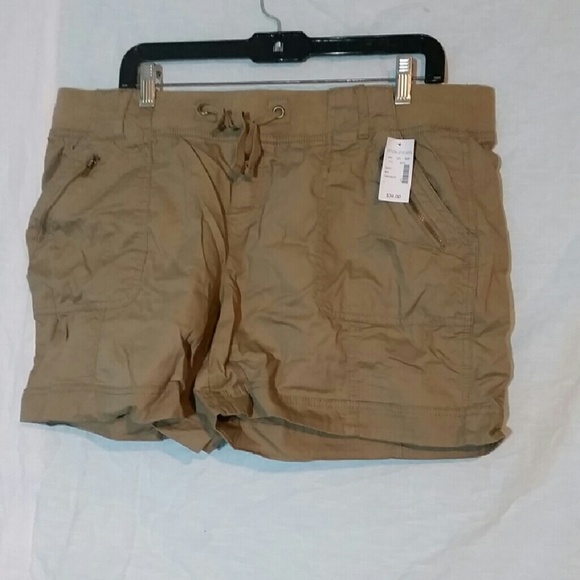 New with tags tan shorts