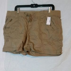 New with tags tan shorts