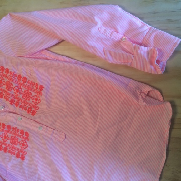 CONSIGNING 2/3 - J. Crew Embroidered Popover - Picture 3 of 4