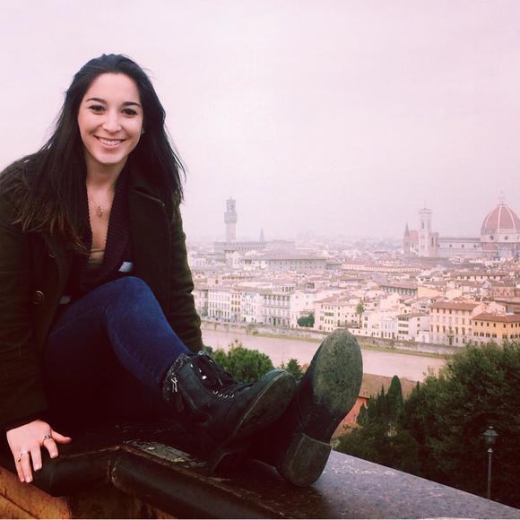 Meet your Posher, Laura - Picture 1 of 1