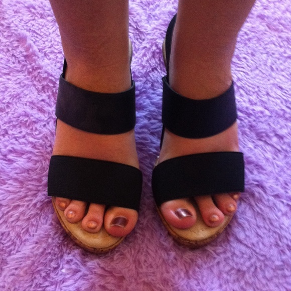 👣Wedges👣 - Picture 3 of 4