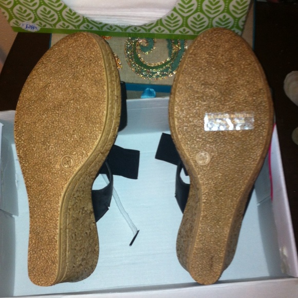 👣Wedges👣 - Picture 2 of 4