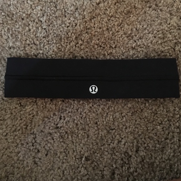 NWOT lululemon non-slip black headband