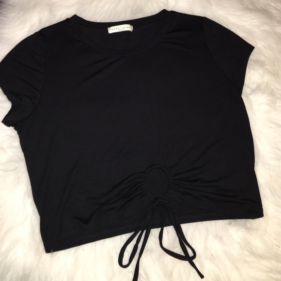 Black Stretchy O-Ring Crop Top - Picture 2 of 2