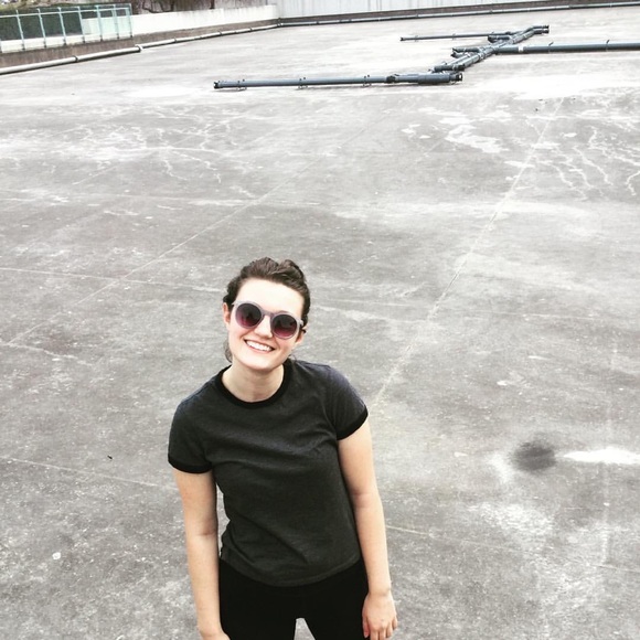 Meet your Posher, Robin - Picture 2 of 2