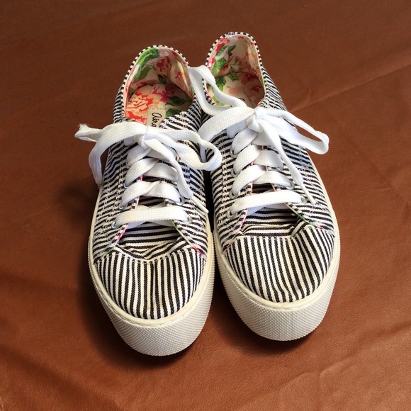 82 off Aeropostale Shoes 🌞🌞END OF SUMMER SALE🌞🌞 from