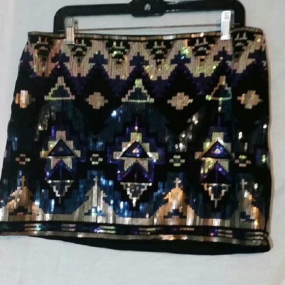 Tribal print mini skirt