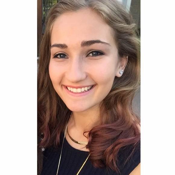 Meet your Posher, Emma