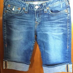 True Religion cuffed Bermuda shorts, Size 32