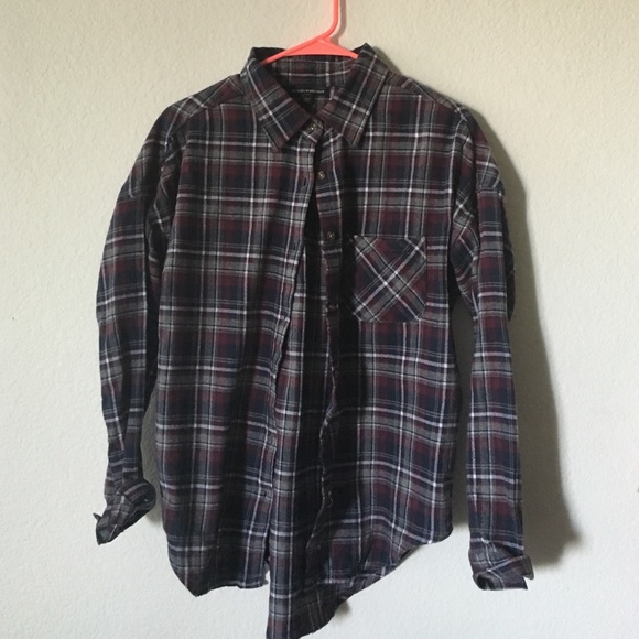 Brandy Melville flannel log sleeve