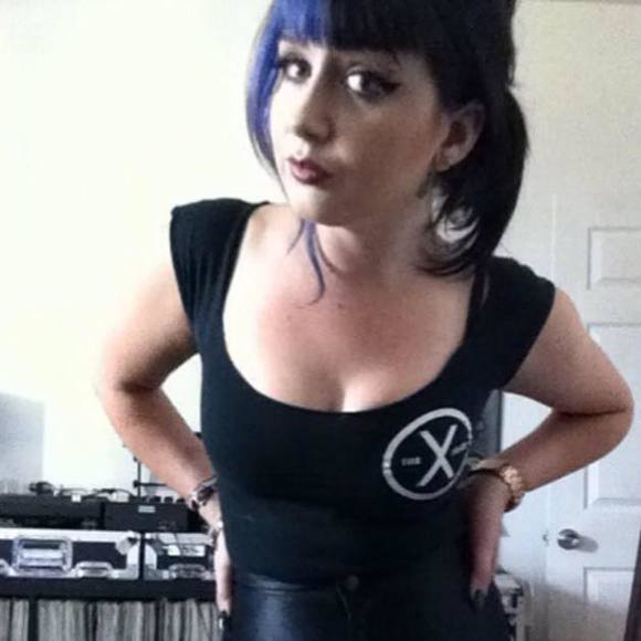 Meet your Posher, Melissa - Picture 2 of 4