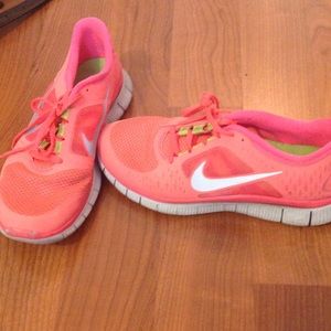 HOLD! Neon pink Nike free 5.0