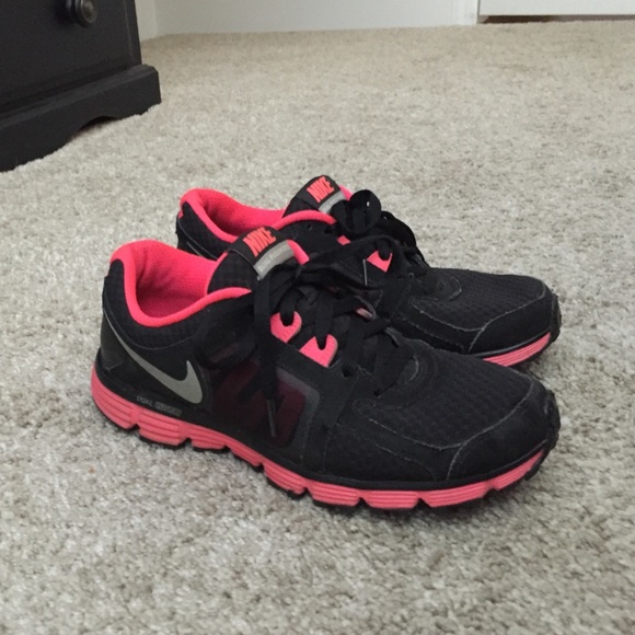 Nike Dual Fusion ST 2