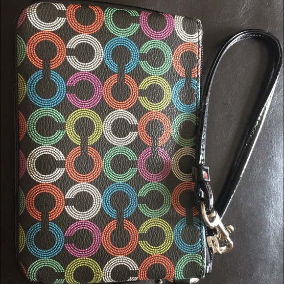 Coach signature wristlet Corner Zip - Picture 2 of 2