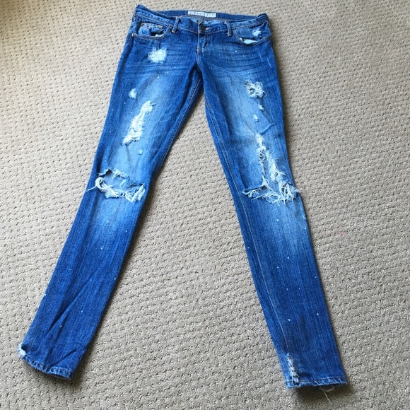 LAST CHANCE TODAY❤️RIPPED SKINNIES❤️