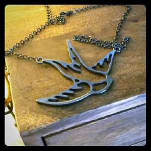 NWOT Sparrow Necklace