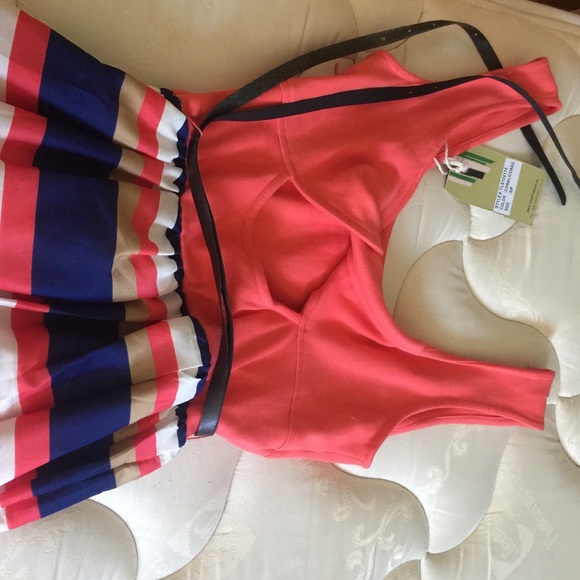 Dress - Picture 2 of 3