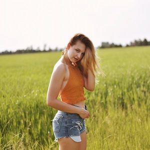 Meet your Posher, Chloe