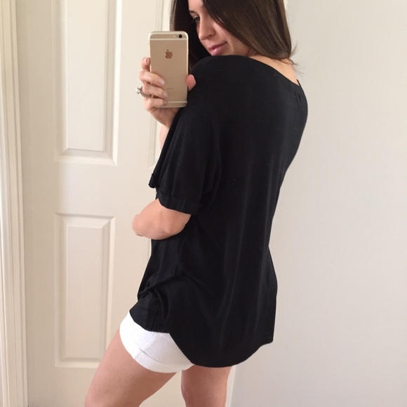 Black V Grid Top - Picture 2 of 4