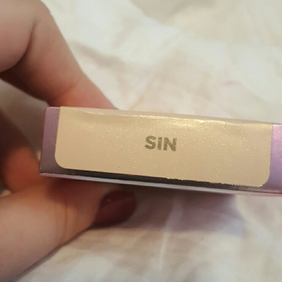 Urban Decay Afterglow 8 Hour Highlighter - Picture 2 of 4